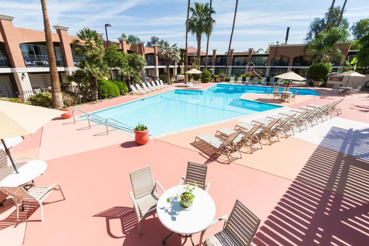 Hourglass Hotel, Ascend Hotel Collection Bakersfield Exterior photo