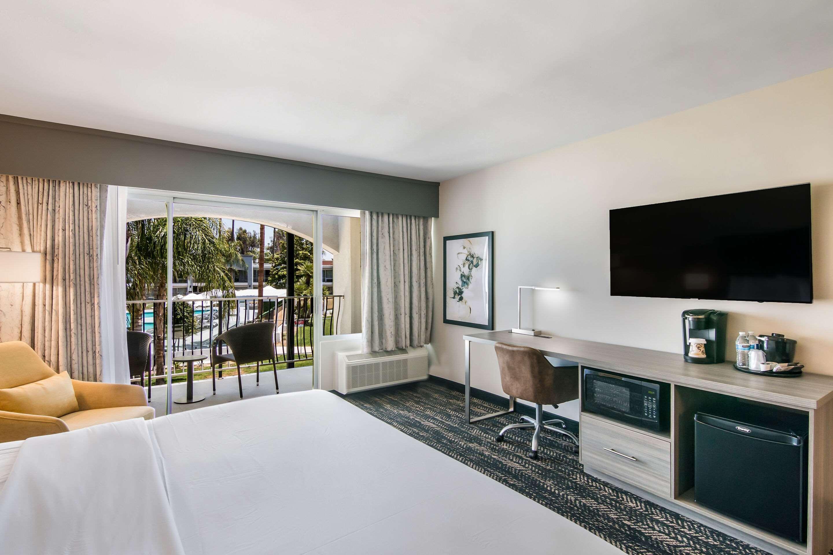 Hourglass Hotel, Ascend Hotel Collection Bakersfield Exterior photo