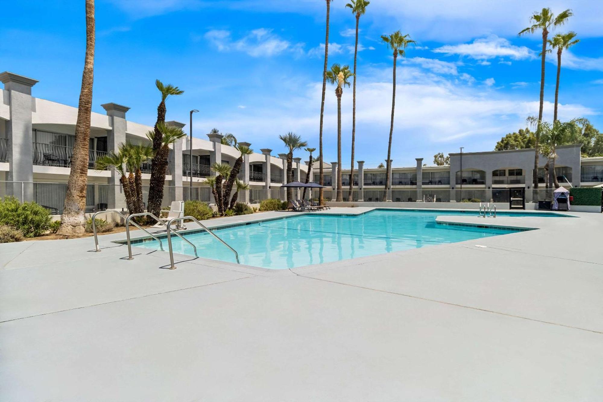 Hourglass Hotel, Ascend Hotel Collection Bakersfield Exterior photo