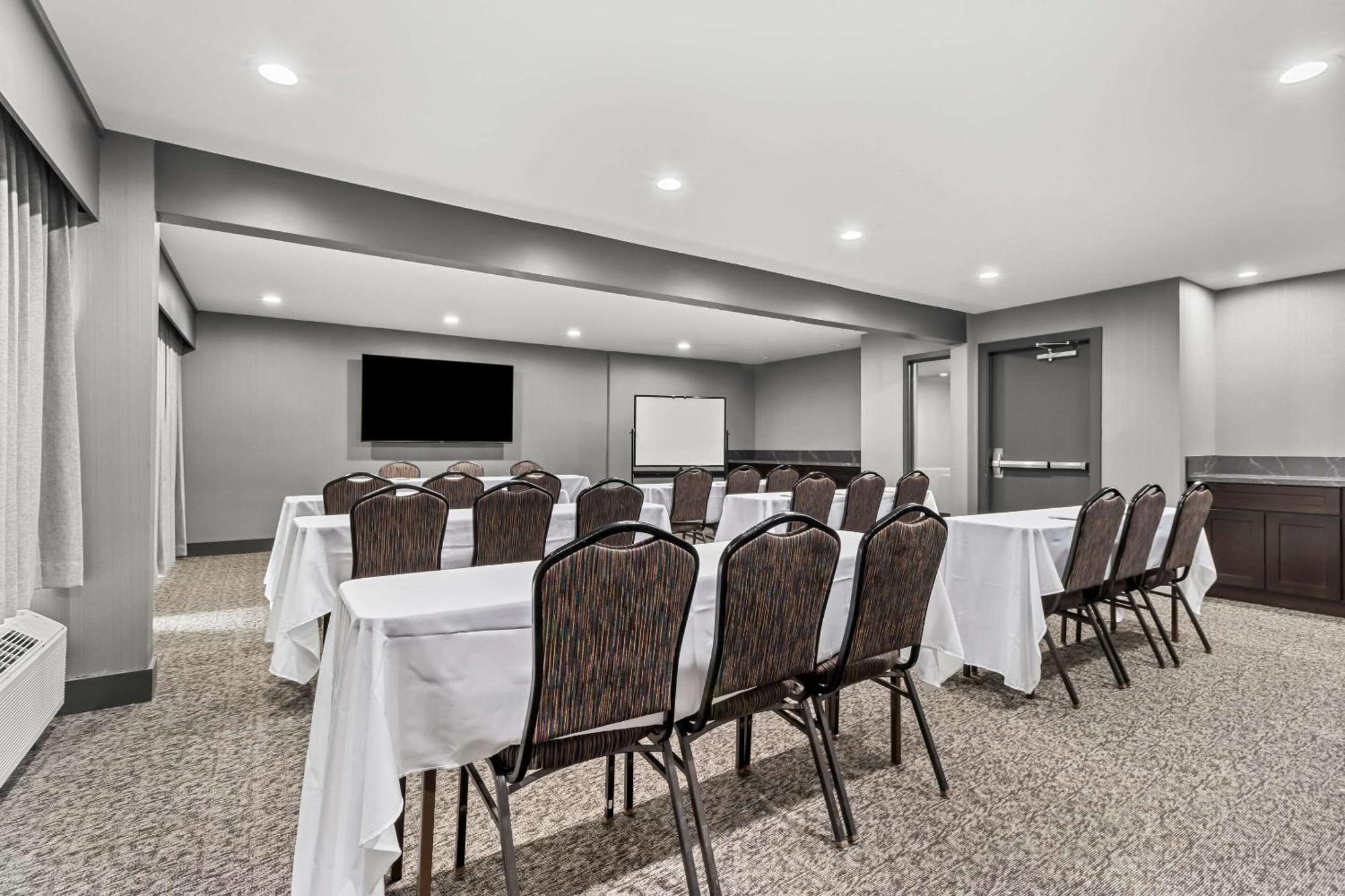 Hourglass Hotel, Ascend Hotel Collection Bakersfield Exterior photo