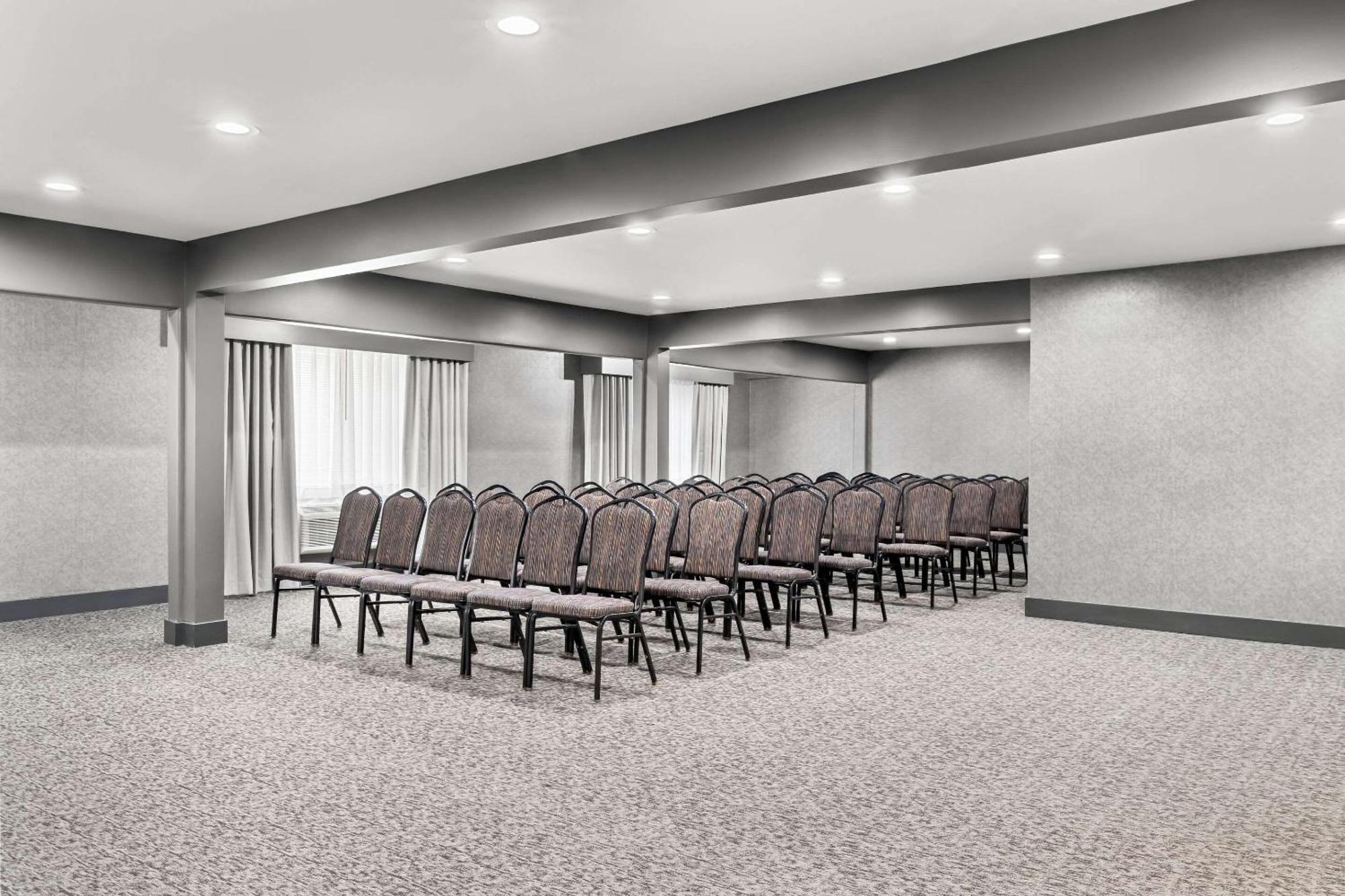 Hourglass Hotel, Ascend Hotel Collection Bakersfield Exterior photo