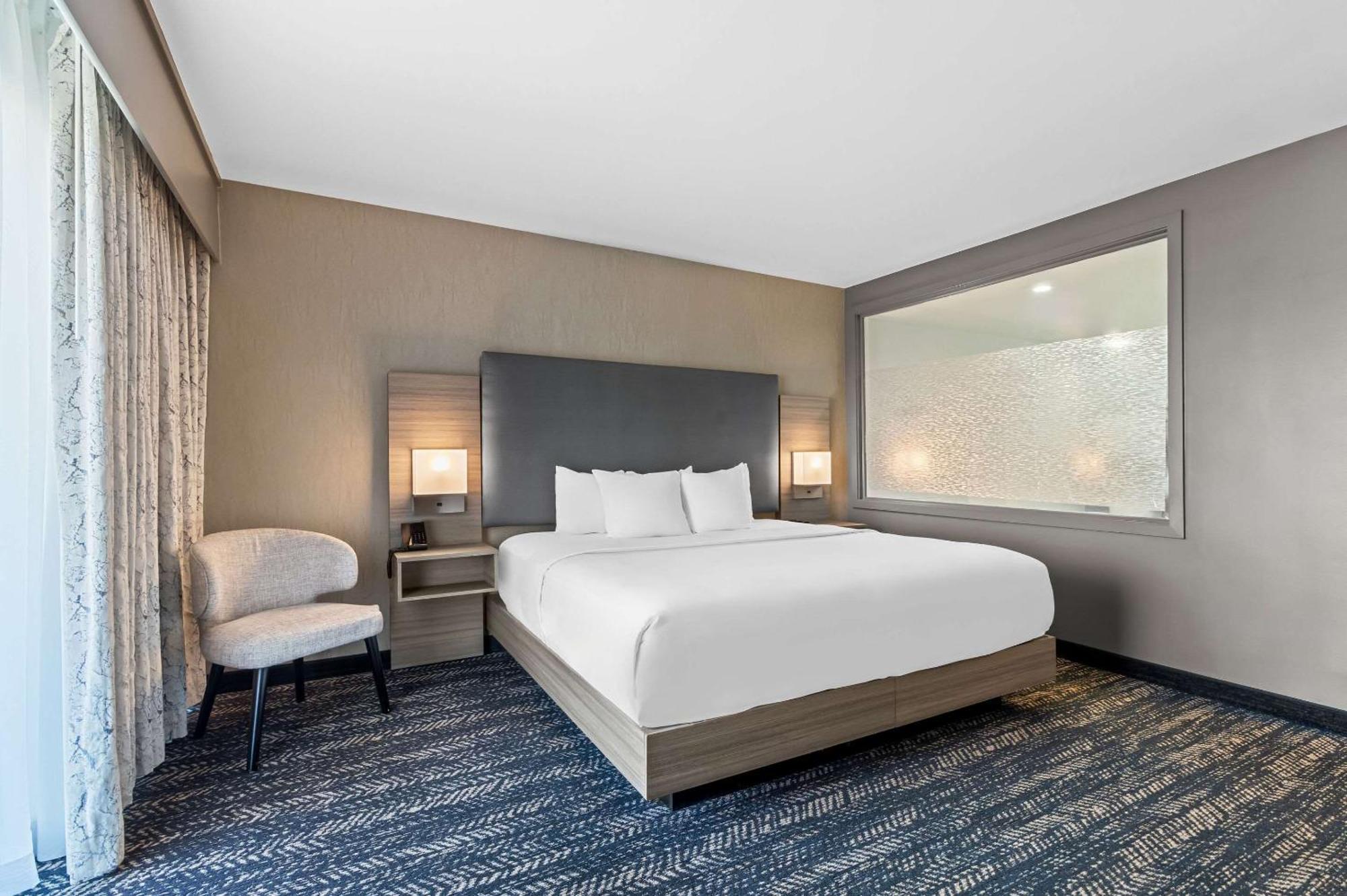 Hourglass Hotel, Ascend Hotel Collection Bakersfield Exterior photo