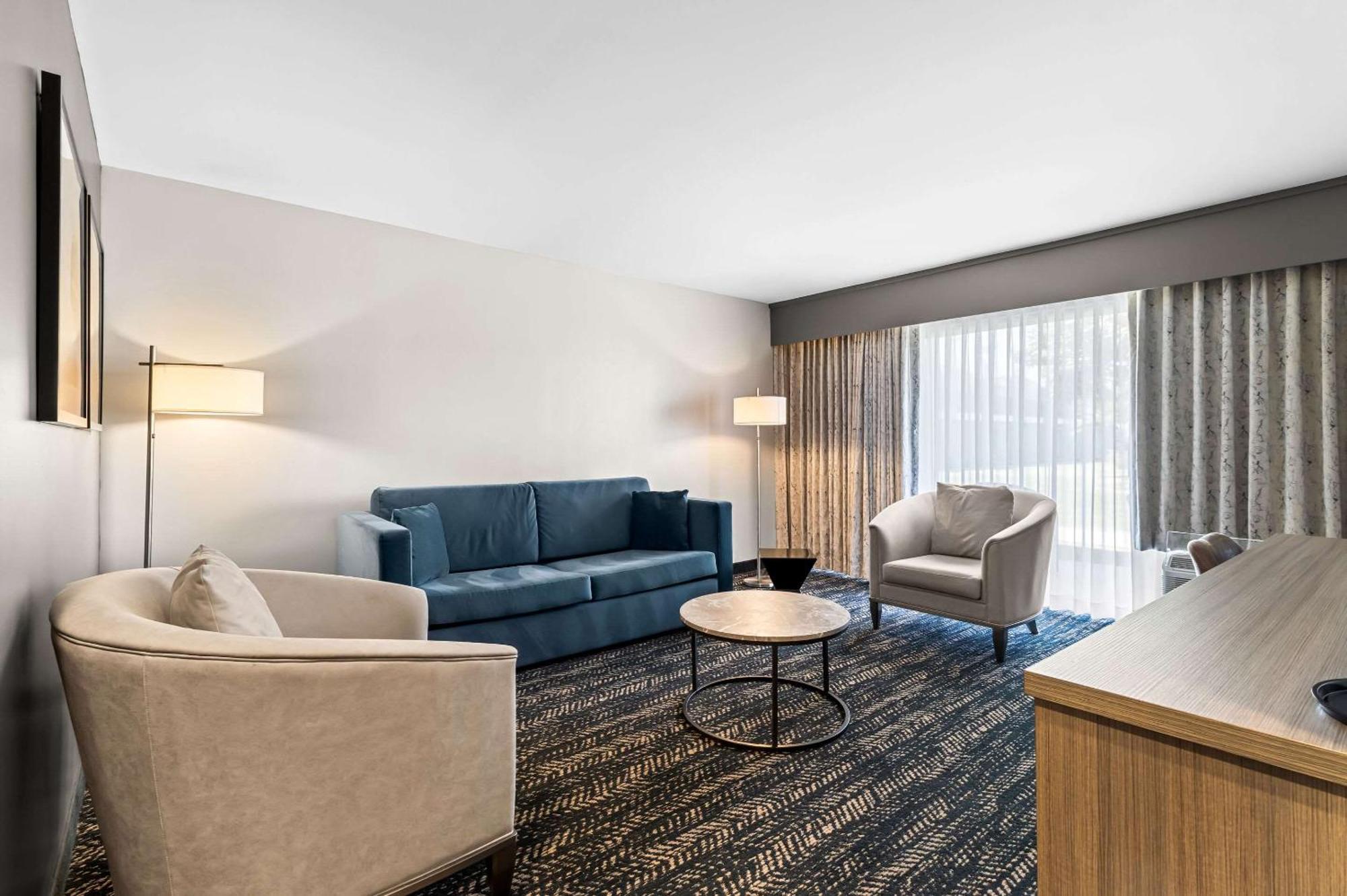 Hourglass Hotel, Ascend Hotel Collection Bakersfield Exterior photo