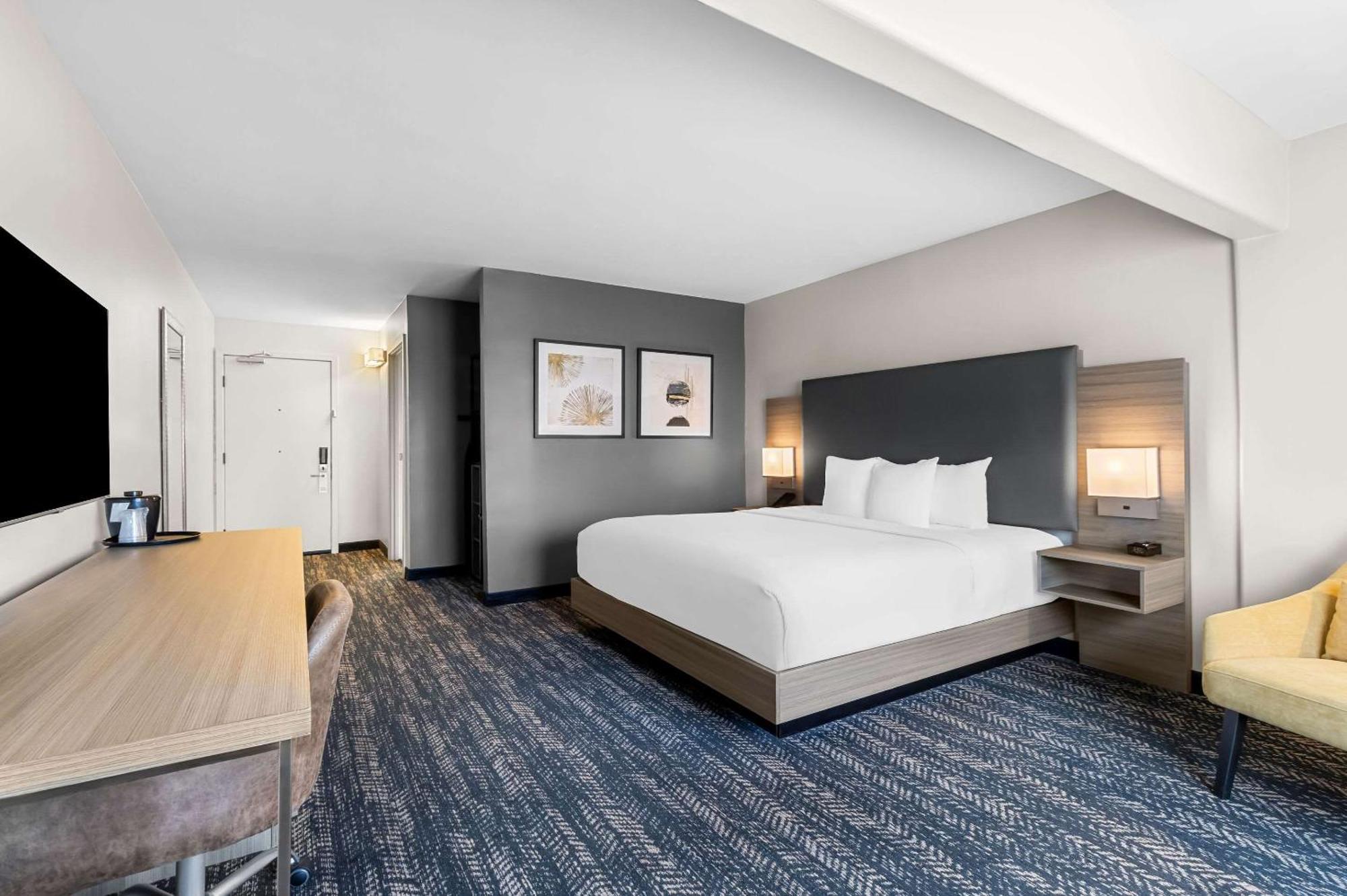 Hourglass Hotel, Ascend Hotel Collection Bakersfield Exterior photo