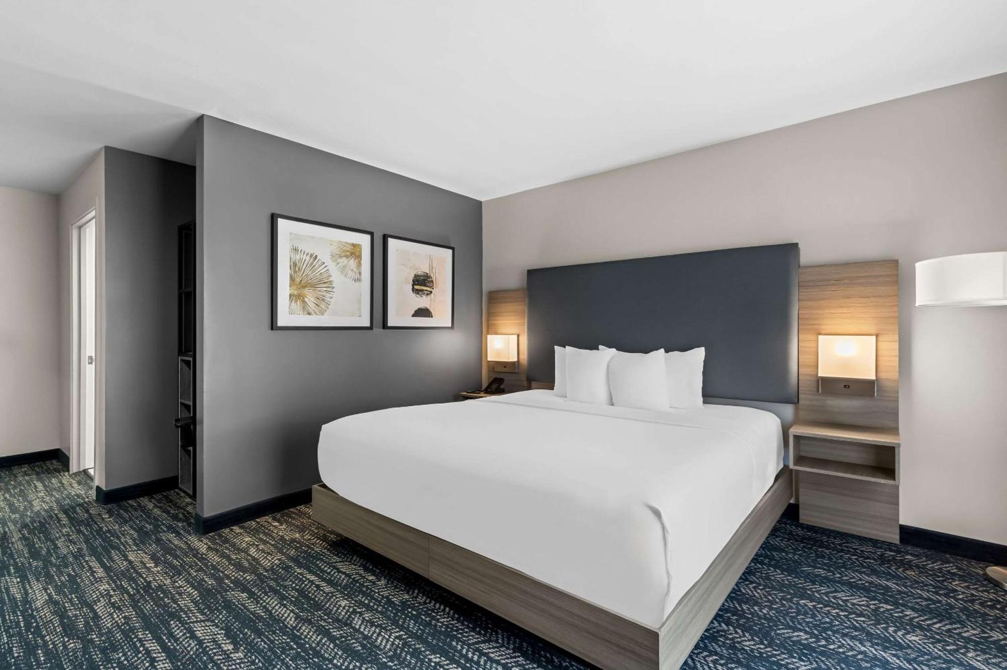Hourglass Hotel, Ascend Hotel Collection Bakersfield Exterior photo