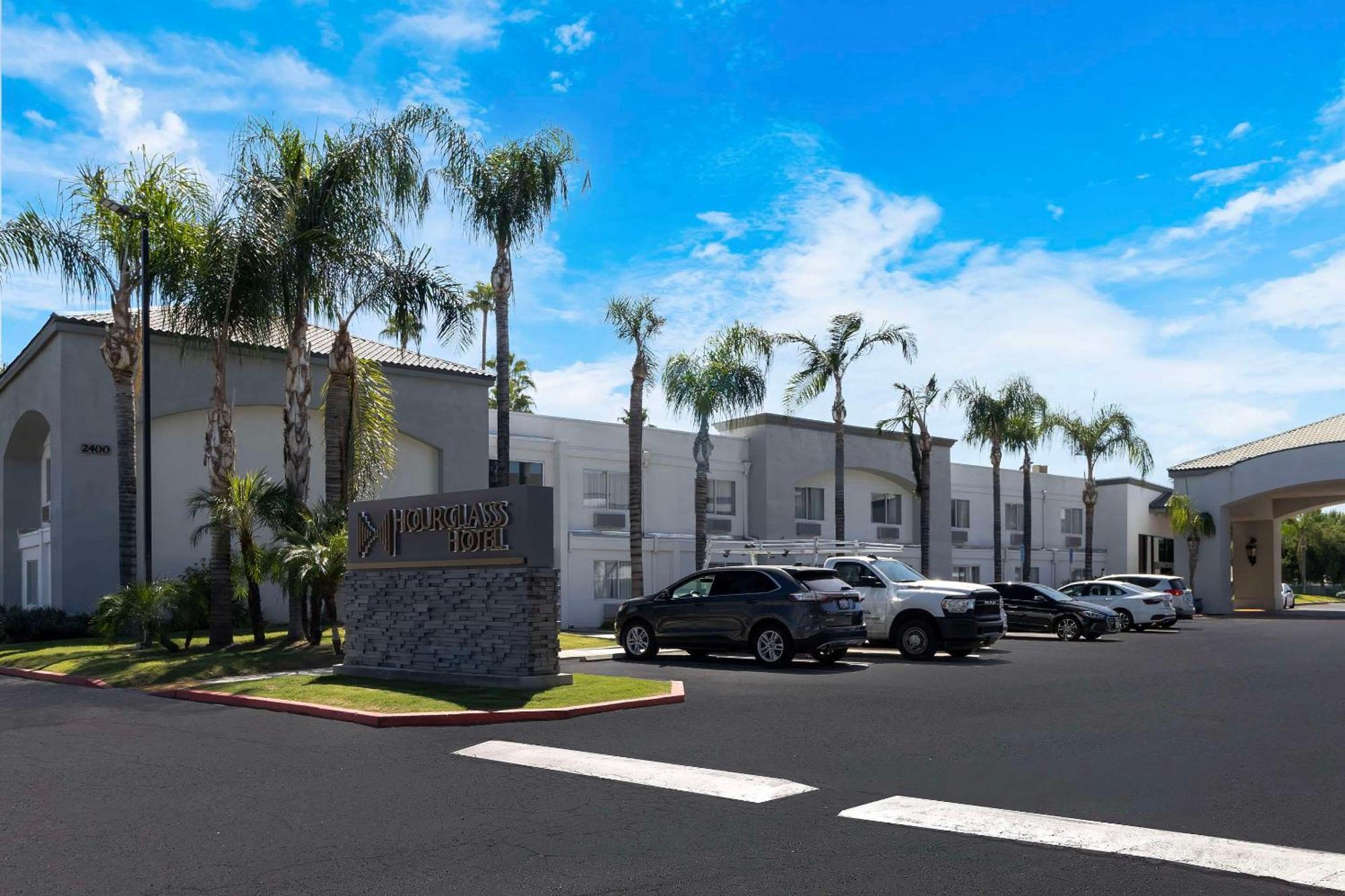 Hourglass Hotel, Ascend Hotel Collection Bakersfield Exterior photo